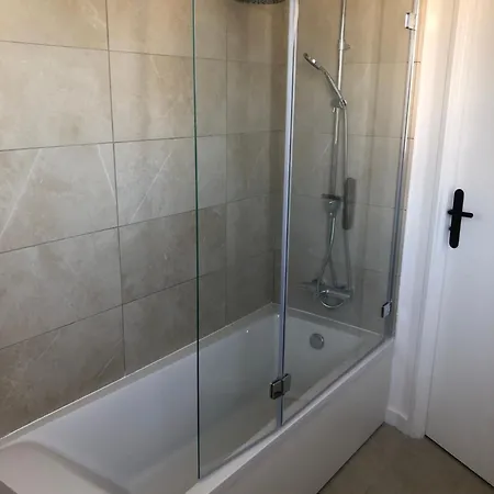 - Corum - Louis Blanc